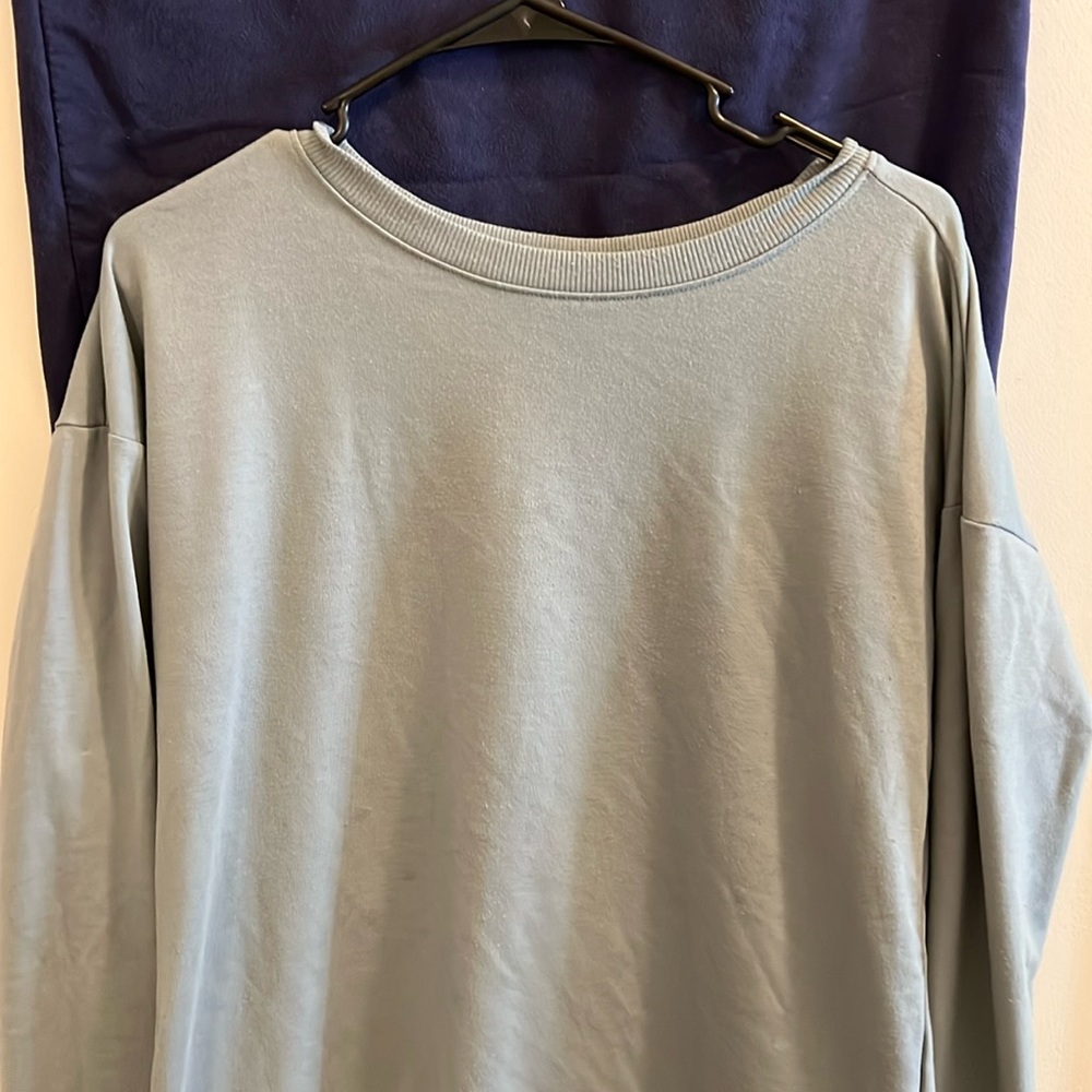 apana green crewneck